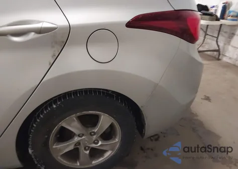 2014 Hyundai Elantra Se z USA, uszkodzony, nr VIN 5NPDH4AE0EH526957